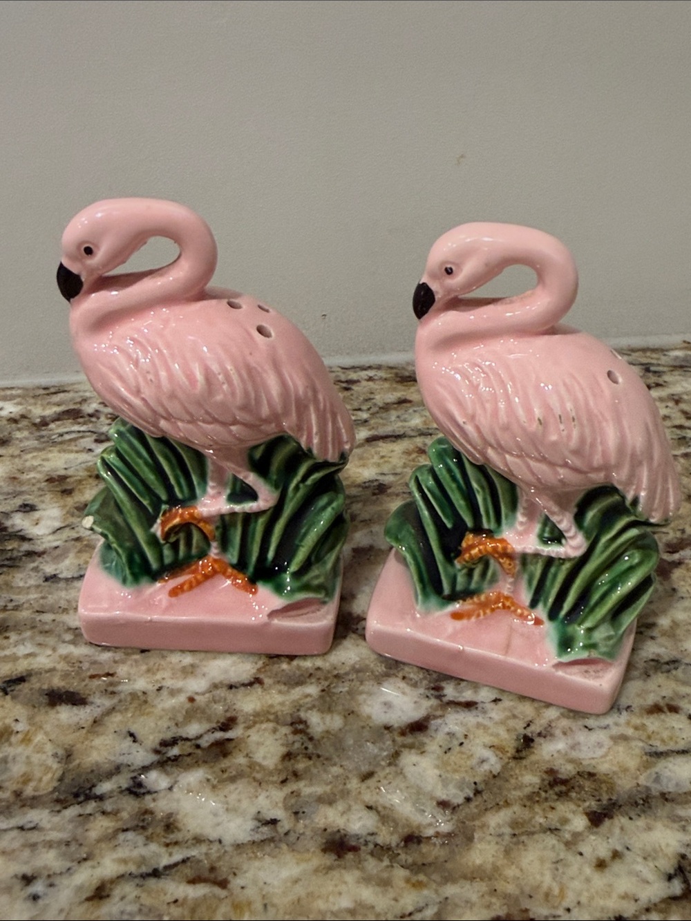 Knobler Japan Flamingo Salt and Pepper Shakers